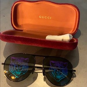 GUCCI TIGER SUNGLASSES